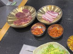 -臻牛烤肉