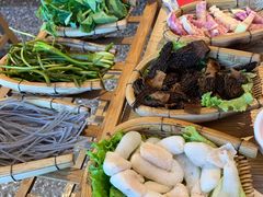 -阿婆情腊排骨火锅(金虹路店)