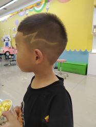 -爆米花儿童美发乐园