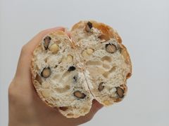 黑豆松子恰巴塔-雀食面包店(钟楼店)