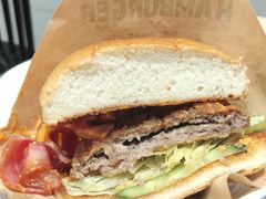 安格斯牛肉芝士堡-魏家凉皮(博水商务大厦店)