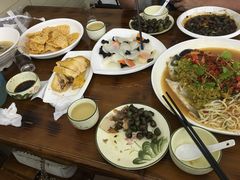 -侬佳蒸菜馆(听潮店)