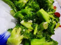 -嘎吧锅私家菜馆(新村十区店)