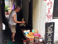 -仓桥直街臭豆腐