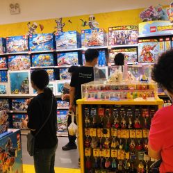 -乐高授权专卖店(朝阳大悦城店)