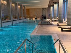 -成都华尔道夫酒店游泳池