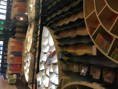 -钟书阁(松江泰晤士小镇店)