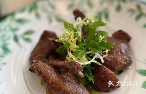 Charcoal-Grilled Sichuan Pepper Crispy Pigeon