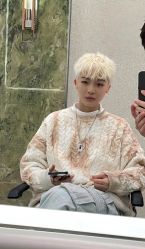 -一家只做男发烫染的店