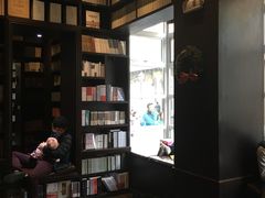 -钟书阁(松江泰晤士小镇店)
