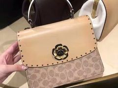 -COACH蔻驰(盛京奥特莱斯店)