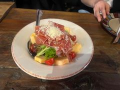 伊比亚火腿蔬菜水果沙拉-SISTERS BAR RESTAURANT川意酒馆(嘉善老市H楼店)