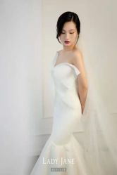 -Lady  Jane高端婚纱礼服馆
