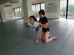 -EFL巴西柔术·综合格斗·泰拳·少儿体能训练(虹桥德必馆)