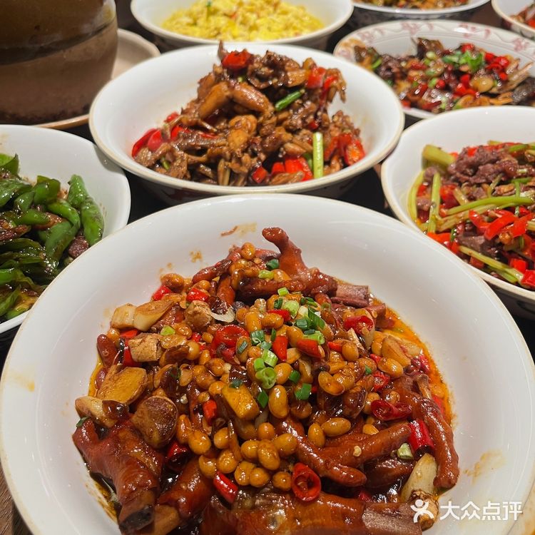 畅享江西辣，就来星火小院