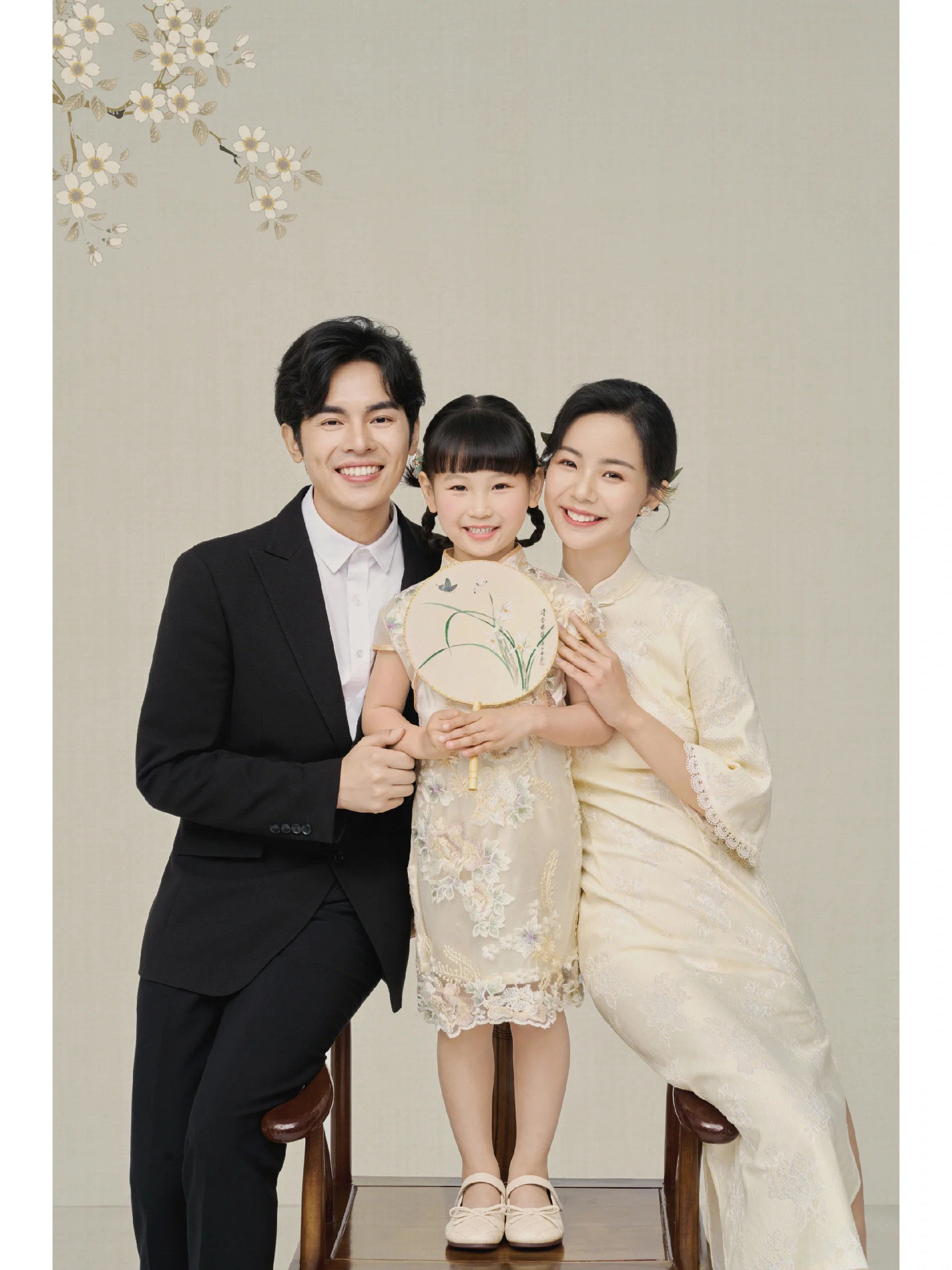 一定 拍套中式的旗袍风格!