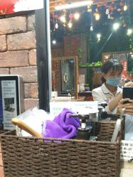 -震轩美容美发连锁店