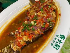 香煎大鲫鱼-费大厨辣椒炒肉(太平老街店)