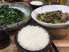 -三湘四水正宗湘菜(君峰路店)