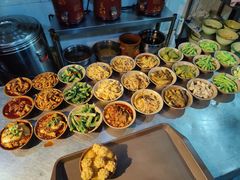 -董哥山城碗碗香(美专校街店)