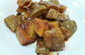 Braised Pork Belly with Pumpkin in Douchu Sauce