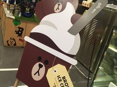-LINE FRIENDS Garosu-gil Flagship Store
