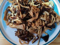 -小厨子私房菜·云南美食店