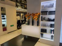 -TONI&GUY