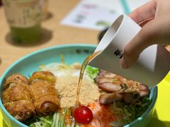 香茅烤猪颈肉春卷捞檬-蔡澜Pho·越南粉餐厅(海上世界店)