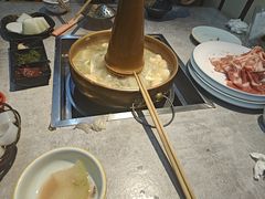 -洞庭洲·防空洞火锅·铜锅涮肉·烧烤(新百广场店)