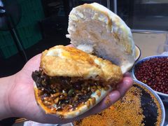 -清真马乐贝腊牛肉蛋黄菜夹馍(马蓉洒金桥店)