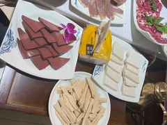 -贵府酸汤牛肉火锅·贵州老字号(飞山街店)