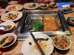 -吴氏老牌坊云南鱼豆花火锅店(通江街店)