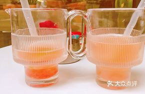 Signature Fresh Fruit Tea