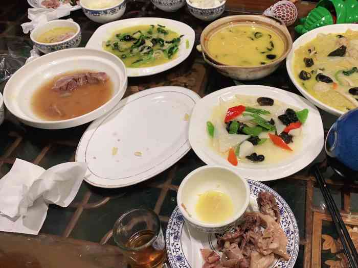扬州三头宴(东关街店)-"这家陈记就在步行街上,很热闹,有外卖窗口.