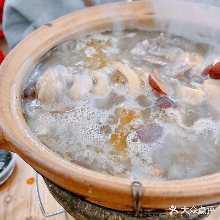 埋单也才490元，着实是近来吃得最便宜又饱的一顿