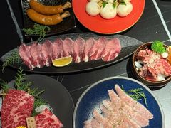 -山川小町·极番烧肉(新地假日广场店)