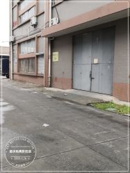 -逝水玩具折扣店