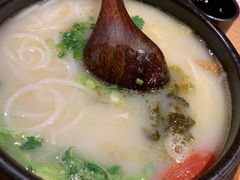 蒙自过桥米线-麦麦山云南菜(复地活力城店)