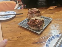 -老天桥酱肉烧饼夹肘子(天桥店)