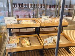 -顶东面包花园·生日蛋糕(世博店)