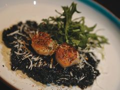 煎鲜贝墨鱼汁烩意大利米饭-小火花·干式熟成牛排馆Spark SteakHouse(剑桥郡店)