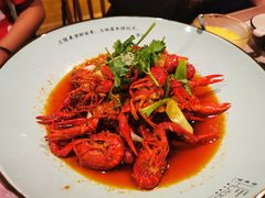 -临界音乐酒馆·小龙虾·江湖菜(华熙LIVE·鱼洞店)