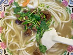 -鑫花溪牛肉米粉(人民广场店)