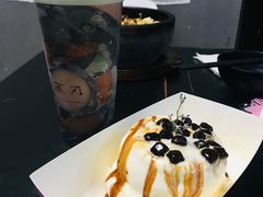 牛油果奶霜白桃乌龙茶-茶百道(泰享里店)