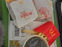 -麦当劳(上海虹桥站30B检票口楼上)