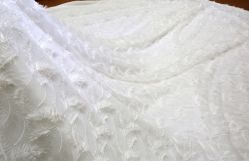 -觅白婚纱礼服馆