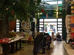 -钟书阁(松江泰晤士小镇店)