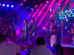 舞台-MOSSO音乐酒吧·live house(南京旗舰店)