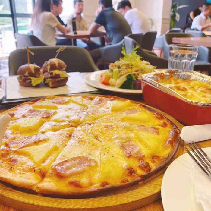 红鹈鹕咖啡pelican rouge-"[薄荷]环境:空间很大,绿植很多.可能.